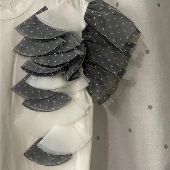 Elegant White and Gray Ruffle Top - Picture 5 of 7